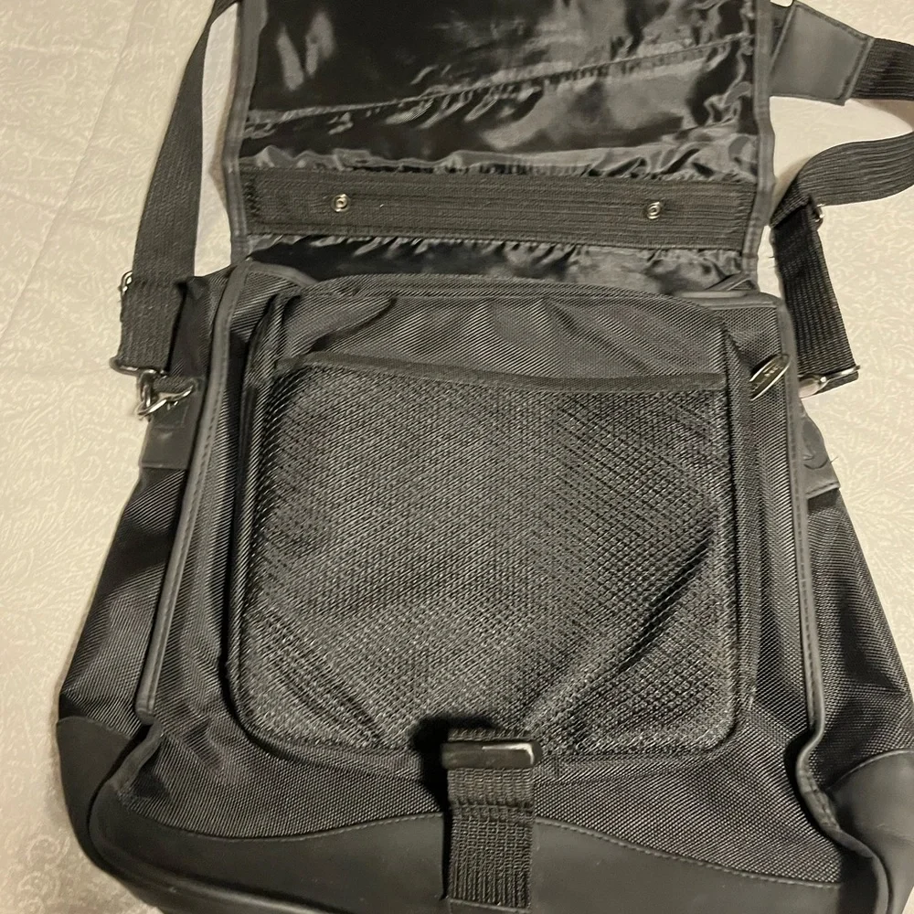 National Geographic Nat Geo Channel 10 Year Vertical Shoulder Messenger Bag